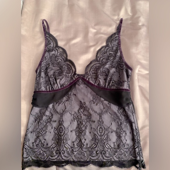 Fully lined black lace cami with thin velvet adjustable straps and Side zip - Picture 1 of 7